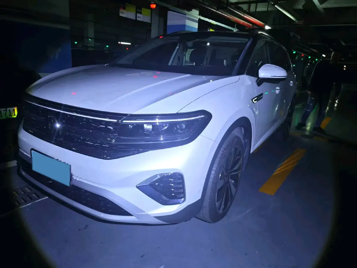 2023 Volkswagen Talagon 2.0T 186HP L4 7DCT,autocango,china used car exporter,china ev exporter,chinese used car exporter,chinese used ev exporter