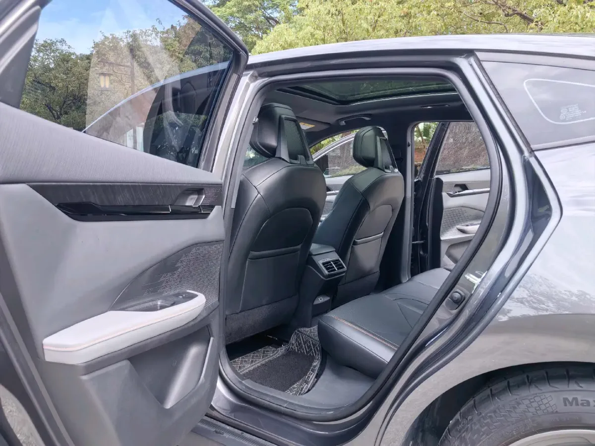 2022 ChangAn UNI-V 1.5T 188HP L4 7DCT,autocango,china used car exporter,china ev exporter,chinese used car exporter,chinese used ev exporter