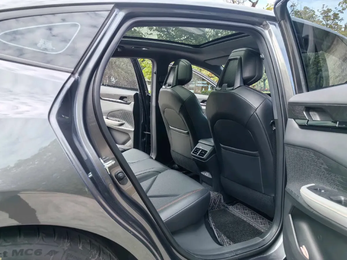 2022 ChangAn UNI-V 1.5T 188HP L4 7DCT,autocango,china used car exporter,china ev exporter,chinese used car exporter,chinese used ev exporter