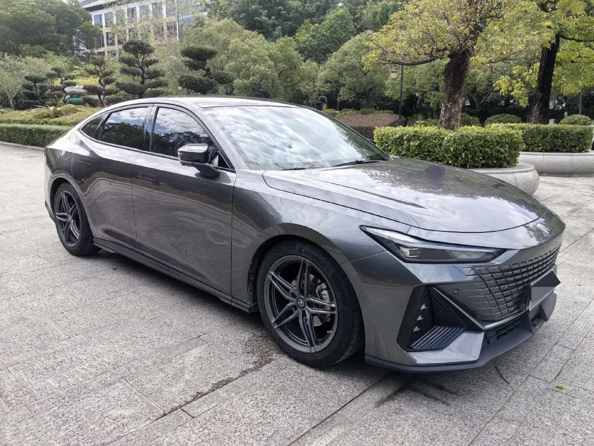 2022 ChangAn UNI-V 1.5T 188HP L4 7DCT,autocango,china used car exporter,china ev exporter,chinese used car exporter,chinese used ev exporter