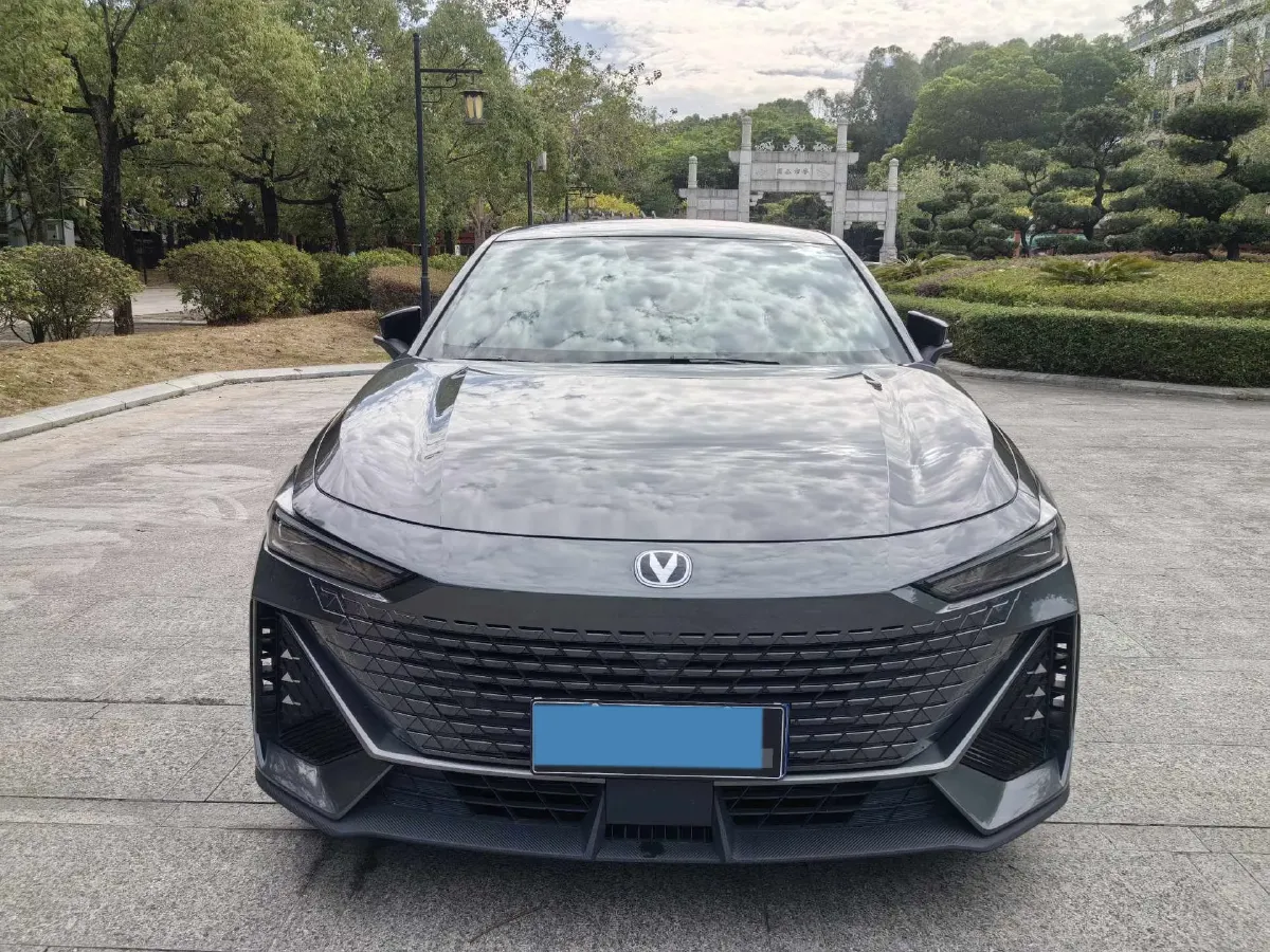 2022 ChangAn UNI-V 1.5T 188HP L4 7DCT,autocango,china used car exporter,china ev exporter,chinese used car exporter,chinese used ev exporter