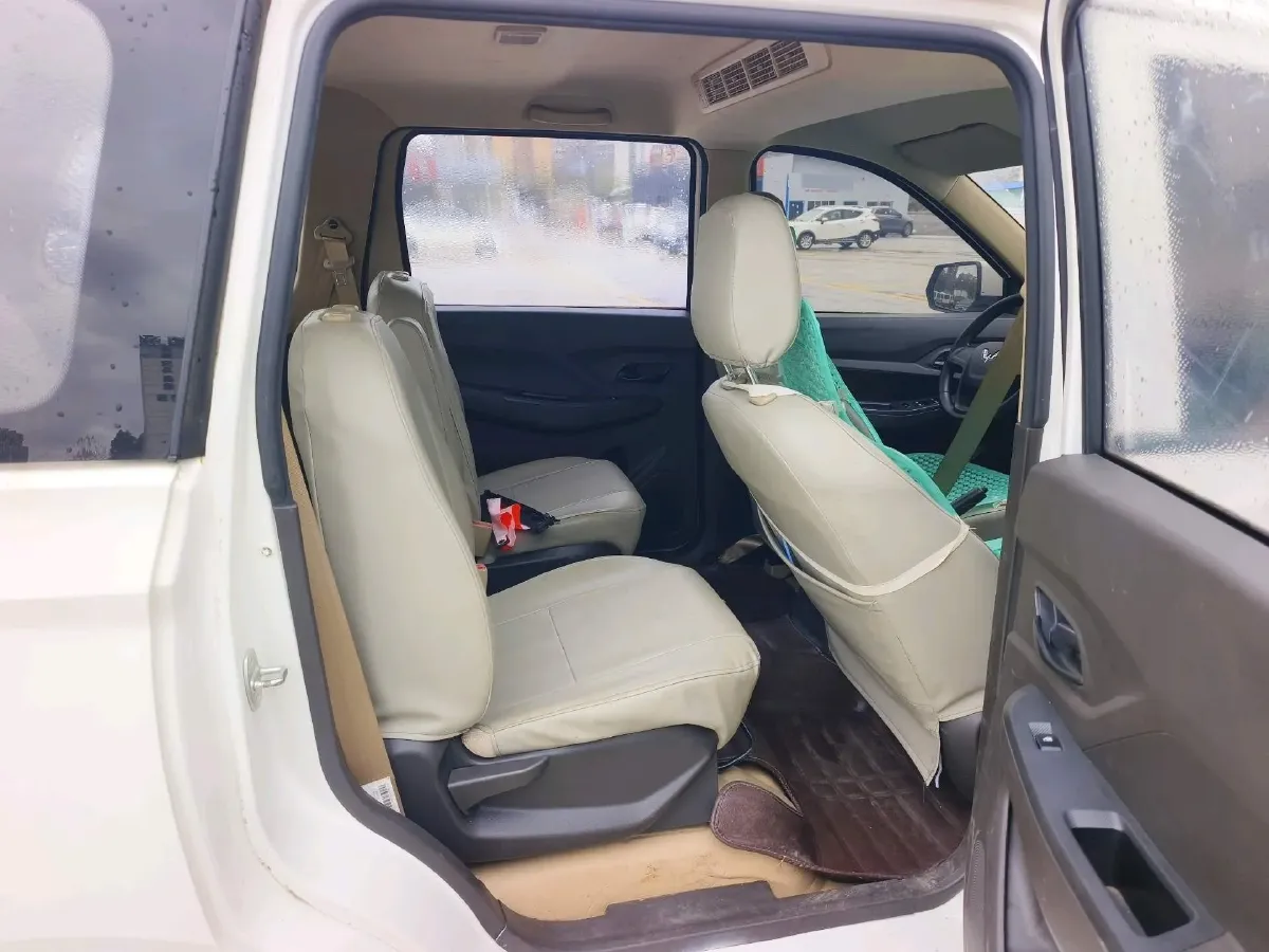 2018 WuLing HongGuang 1.5L 105HP L4 5MT,autocango,china used car exporter,china ev exporter,chinese used car exporter,chinese used ev exporter