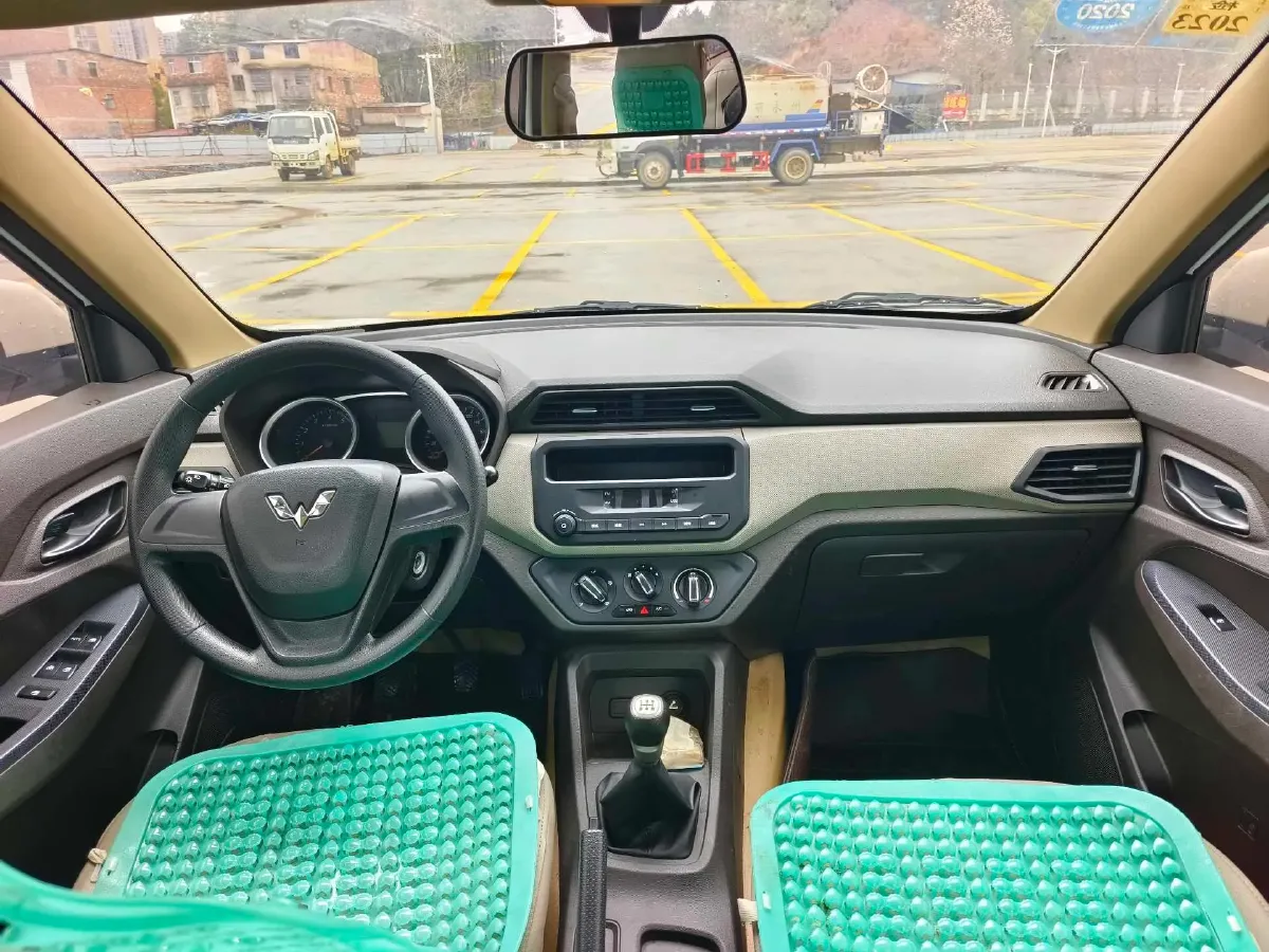 2018 WuLing HongGuang 1.5L 105HP L4 5MT,autocango,china used car exporter,china ev exporter,chinese used car exporter,chinese used ev exporter