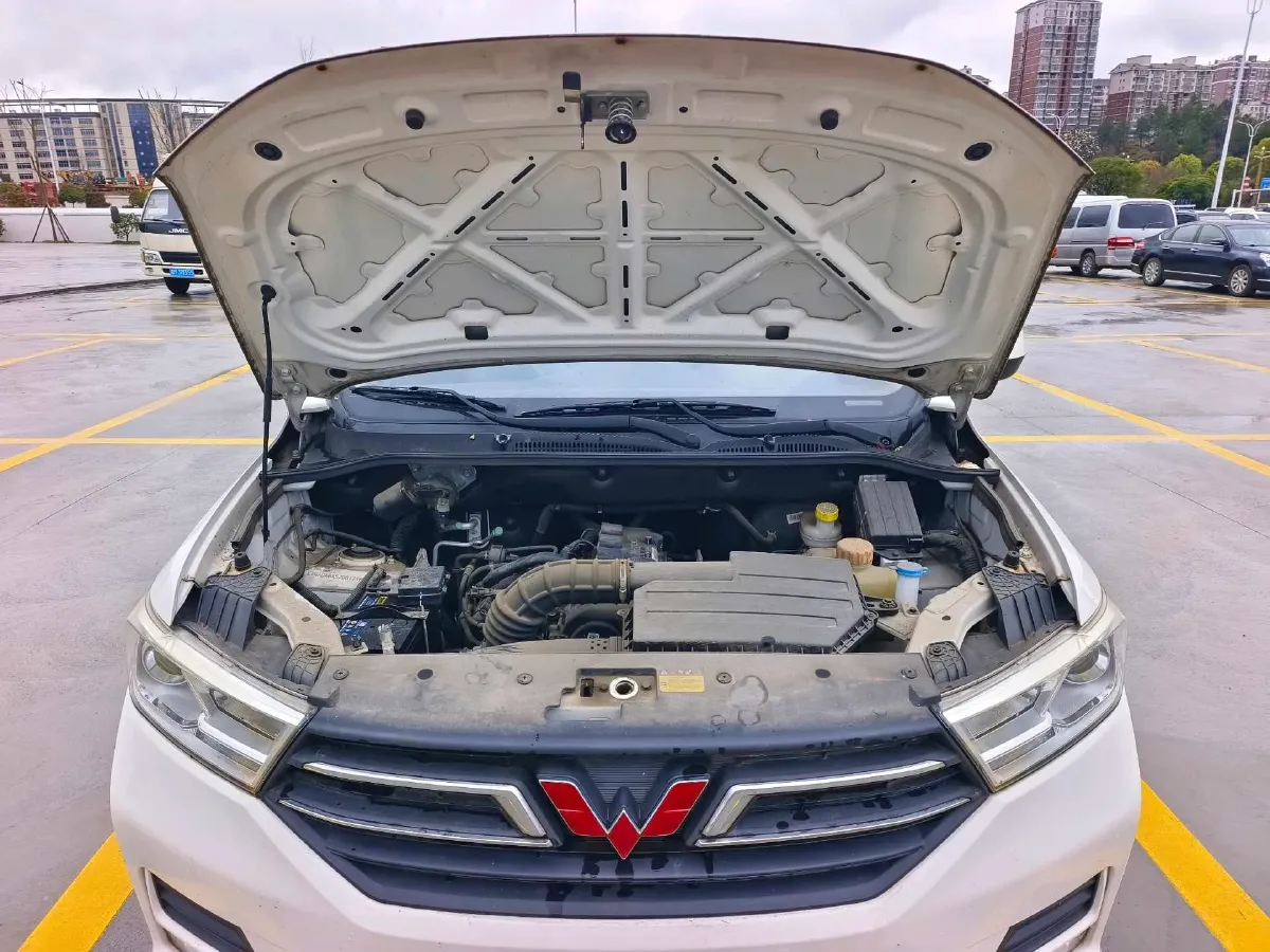 2018 WuLing HongGuang 1.5L 105HP L4 5MT,autocango,china used car exporter,china ev exporter,chinese used car exporter,chinese used ev exporter