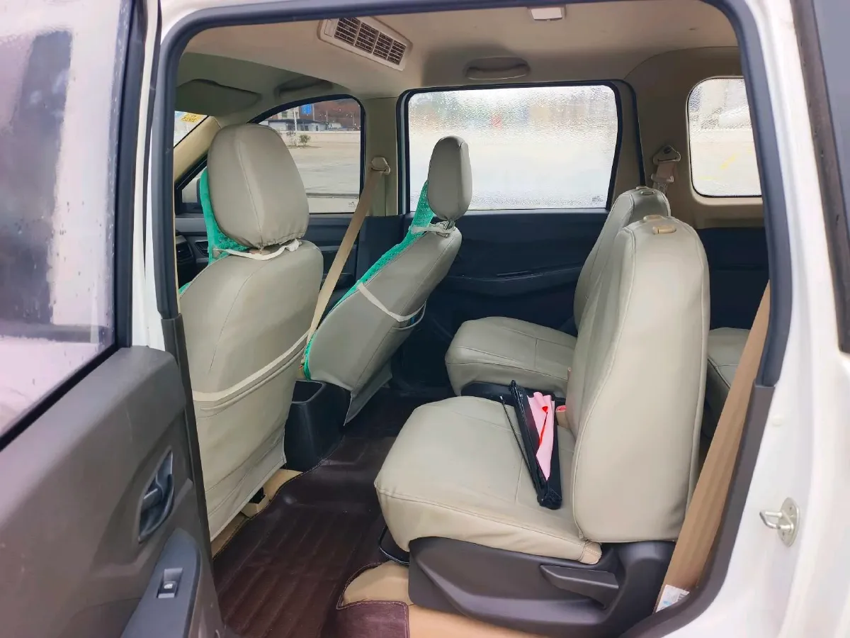 2018 WuLing HongGuang 1.5L 105HP L4 5MT,autocango,china used car exporter,china ev exporter,chinese used car exporter,chinese used ev exporter