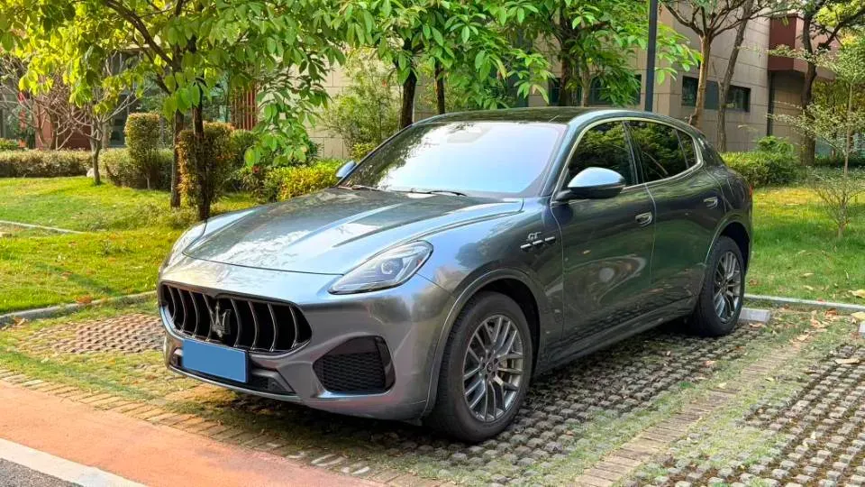 2022 Maserati Levante 2.0T 330HP L4 8AT,autocango,china used car exporter,china ev exporter,chinese used car exporter,chinese used ev exporter