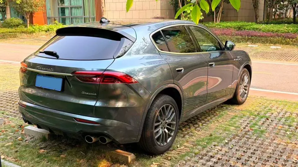 2022 Maserati Levante 2.0T 330HP L4 8AT,autocango,china used car exporter,china ev exporter,chinese used car exporter,chinese used ev exporter