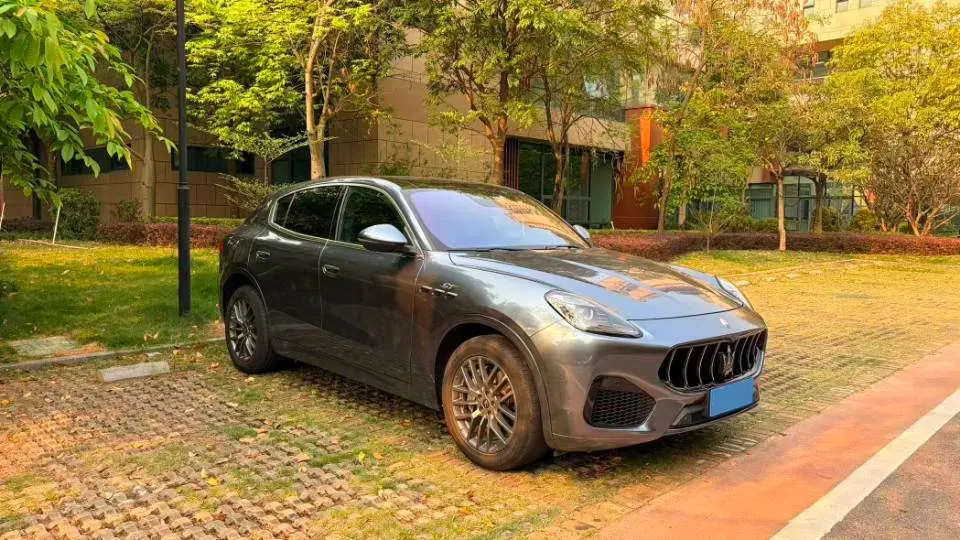 2022 Maserati Levante 2.0T 330HP L4 8AT,autocango,china used car exporter,china ev exporter,chinese used car exporter,chinese used ev exporter
