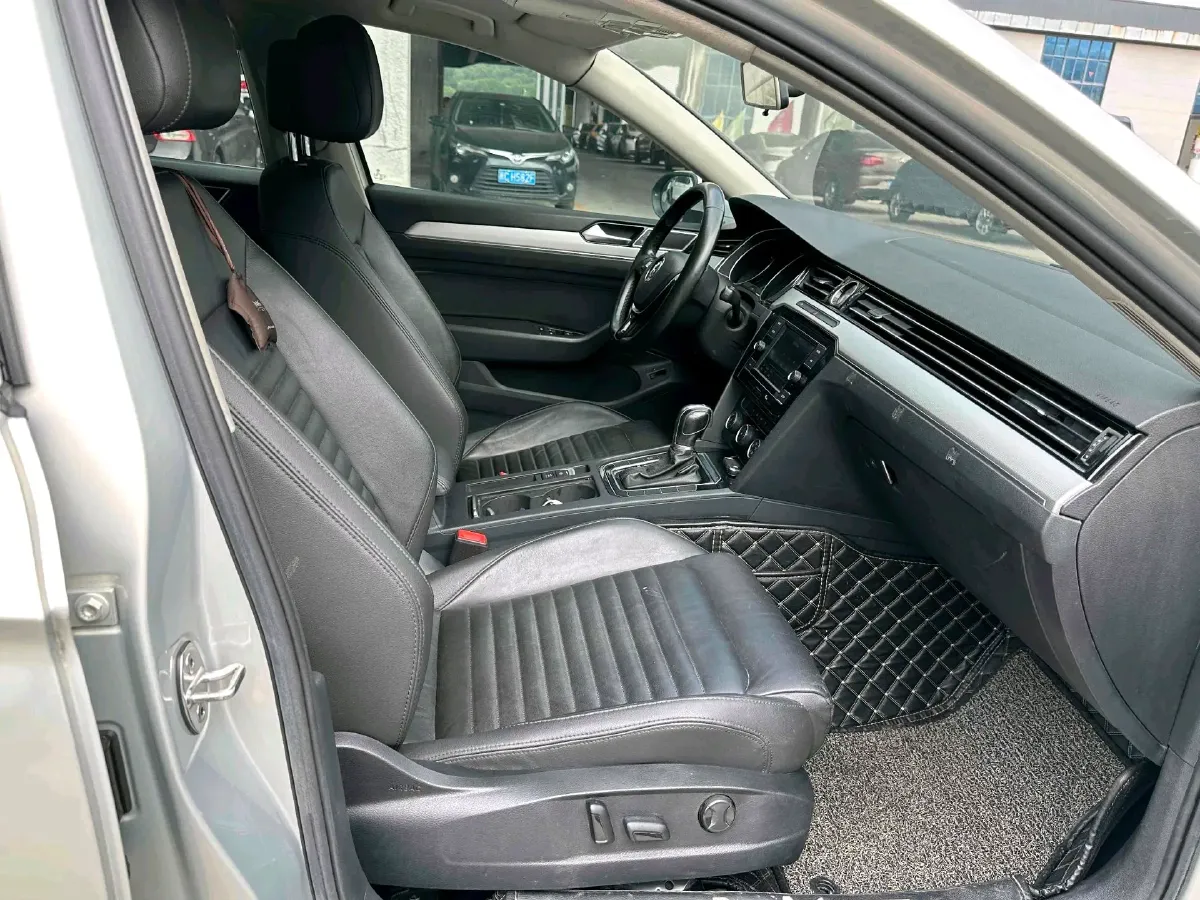 2018 Volkswagen Magotan 1.8T 180HP L4 7DCT,autocango,china used car exporter,china ev exporter,chinese used car exporter,chinese used ev exporter