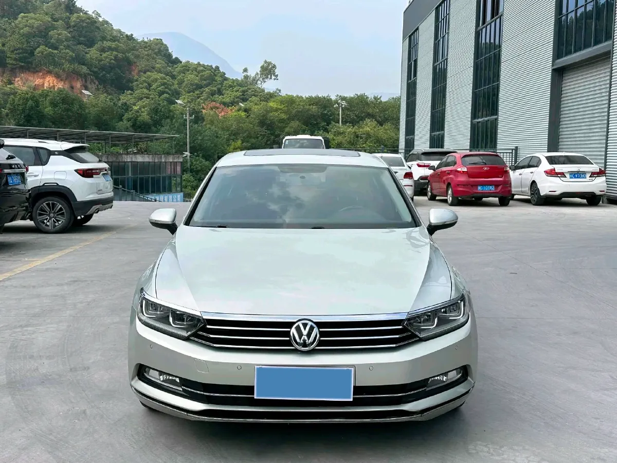 2018 Volkswagen Magotan 1.8T 180HP L4 7DCT,autocango,china used car exporter,china ev exporter,chinese used car exporter,chinese used ev exporter