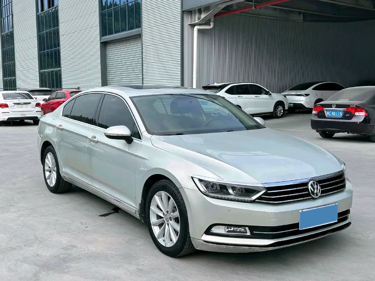 2018 Volkswagen Magotan 1.8T 180HP L4 7DCT,autocango,china used car exporter,china ev exporter,chinese used car exporter,chinese used ev exporter