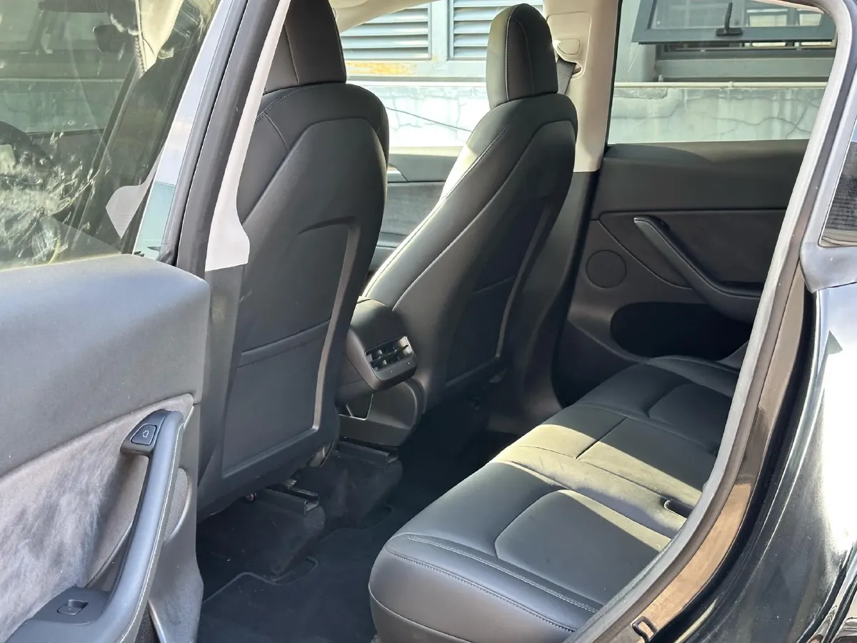 2021 Tesla Model Y BEV 60KWH,autocango,china used car exporter,china ev exporter,chinese used car exporter,chinese used ev exporter