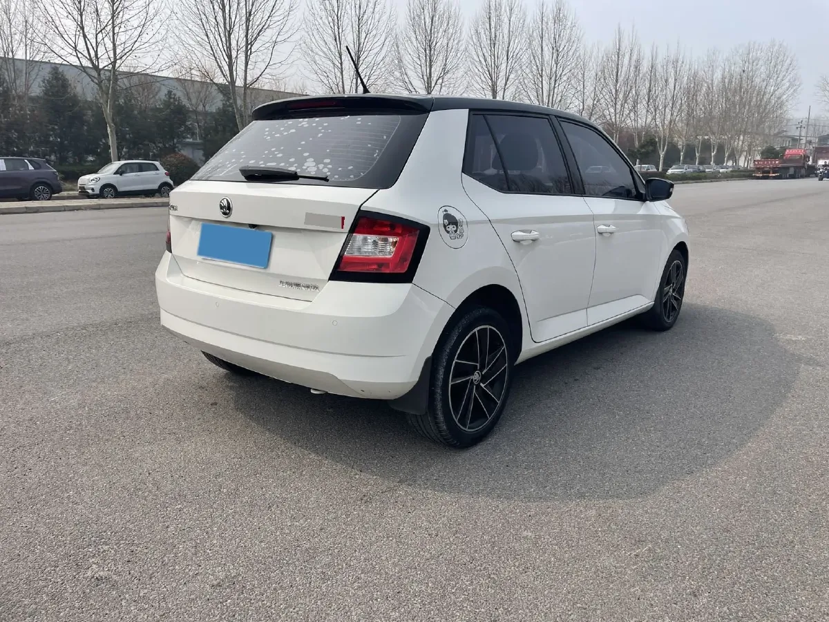2017 Skoda Fabia 1.6L 110HP L4 6AT,autocango,china used car exporter,china ev exporter,chinese used car exporter,chinese used ev exporter