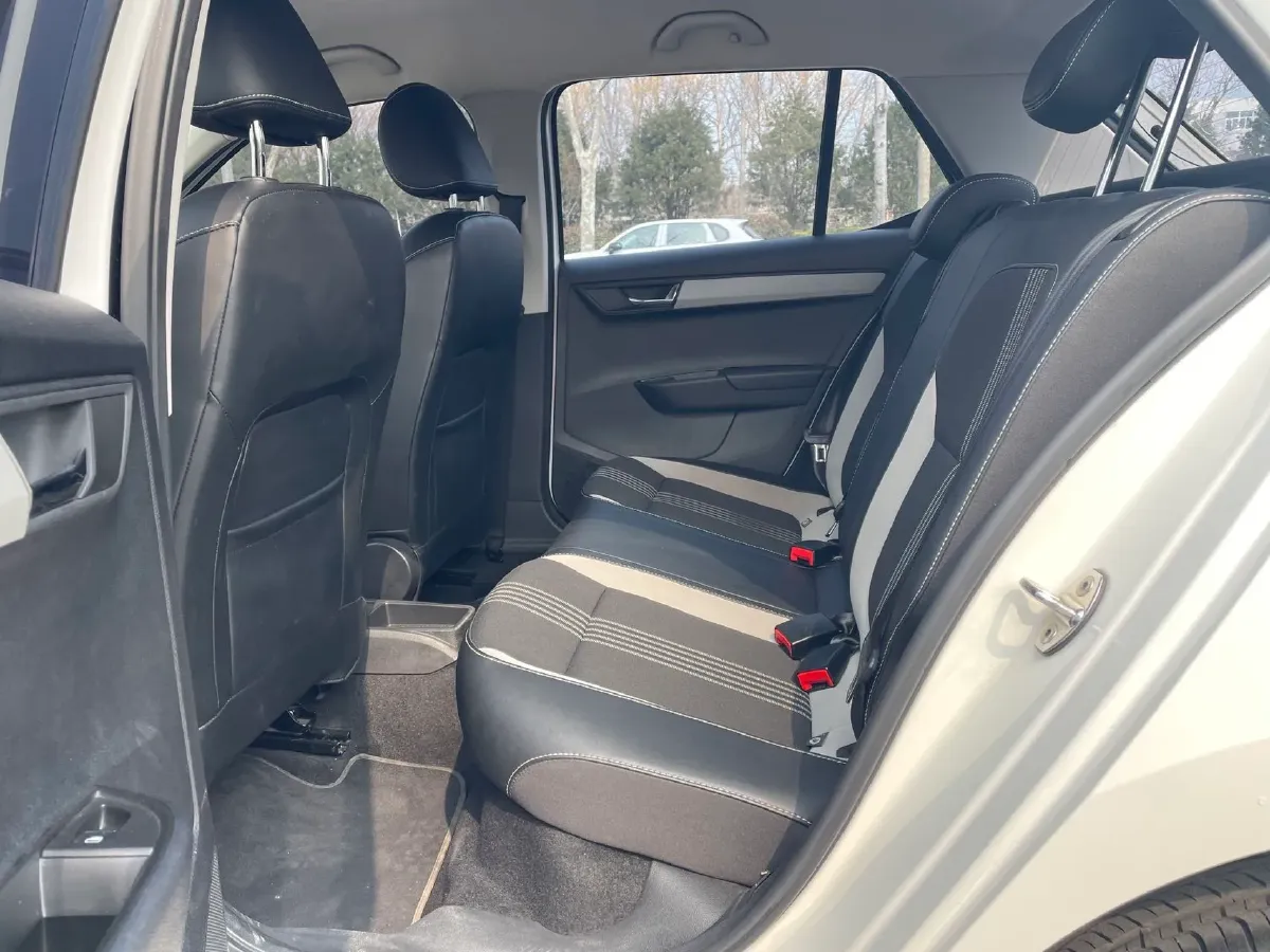 2017 Skoda Fabia 1.6L 110HP L4 6AT,autocango,china used car exporter,china ev exporter,chinese used car exporter,chinese used ev exporter