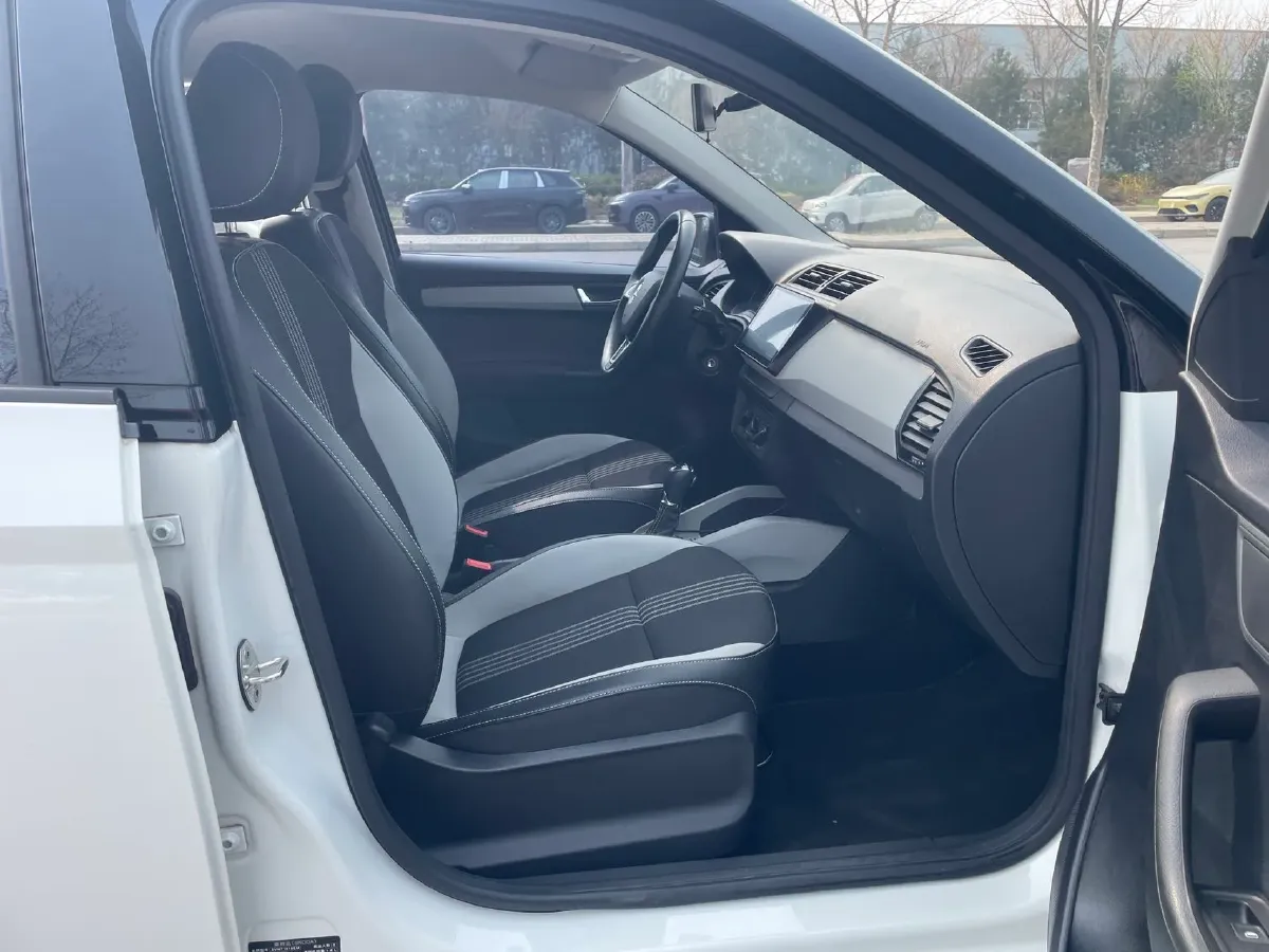 2017 Skoda Fabia 1.6L 110HP L4 6AT,autocango,china used car exporter,china ev exporter,chinese used car exporter,chinese used ev exporter