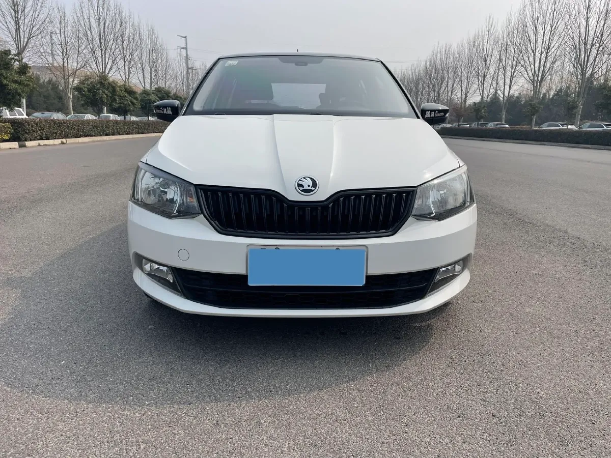2017 Skoda Fabia 1.6L 110HP L4 6AT,autocango,china used car exporter,china ev exporter,chinese used car exporter,chinese used ev exporter