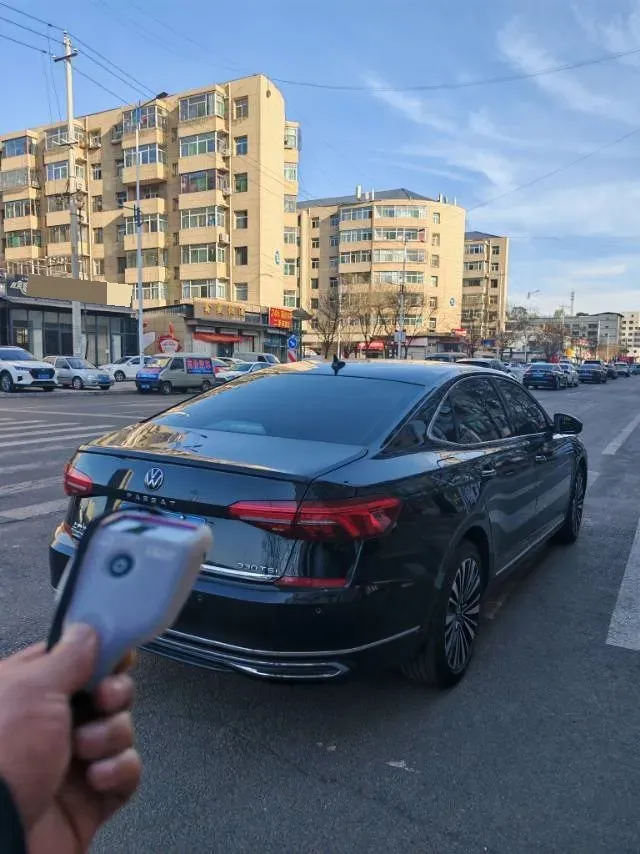 2021 Volkswagen Passat 2.0T 186HP L4 7DCT,autocango,china used car exporter,china ev exporter,chinese used car exporter,chinese used ev exporter