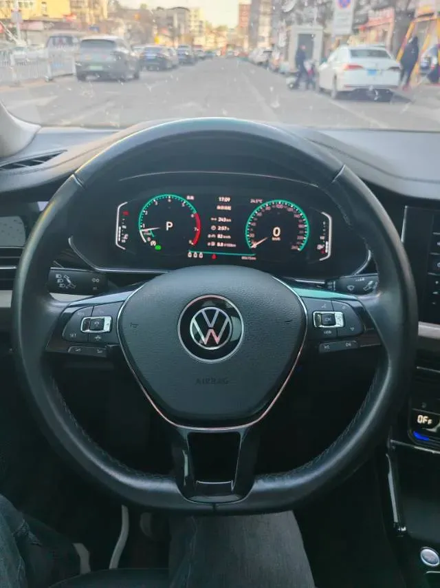 2021 Volkswagen Passat 2.0T 186HP L4 7DCT,autocango,china used car exporter,china ev exporter,chinese used car exporter,chinese used ev exporter