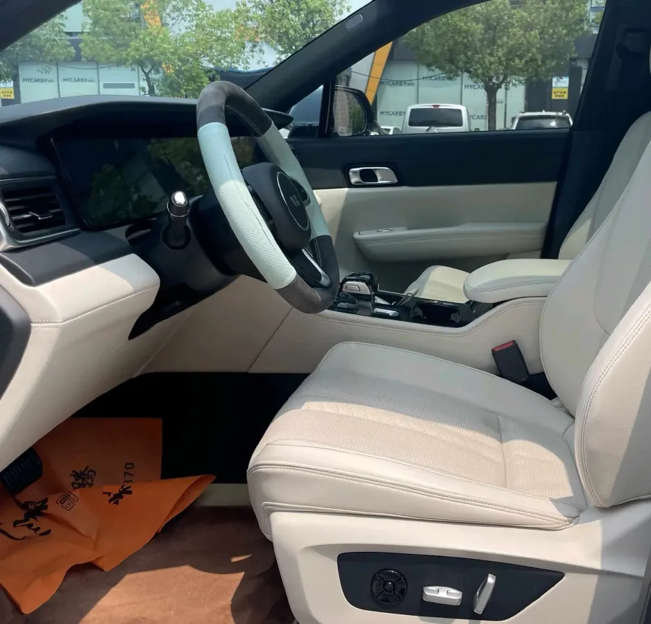 2021 Li ONE Range Extended 131HP REEV 40.5KWH,autocango,china used car exporter,china ev exporter,chinese used car exporter,chinese used ev exporter