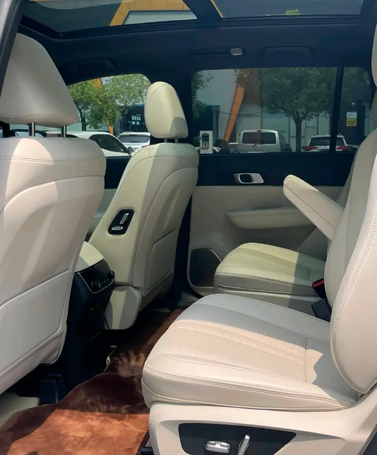 2021 Li ONE Range Extended 131HP REEV 40.5KWH,autocango,china used car exporter,china ev exporter,chinese used car exporter,chinese used ev exporter