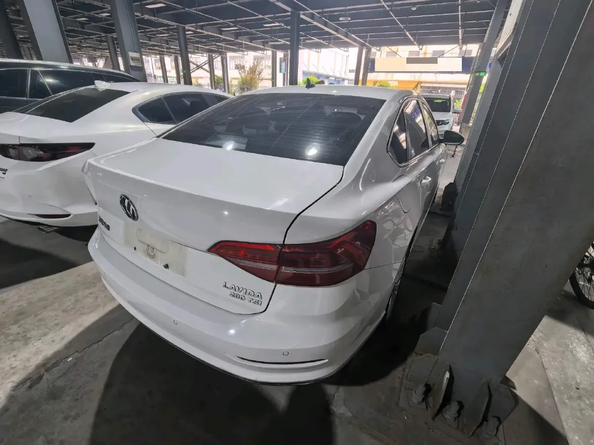 2018 Skoda Karoq 1.4T 150HP L4 7DCT,autocango,china used car exporter,china ev exporter,chinese used car exporter,chinese used ev exporter