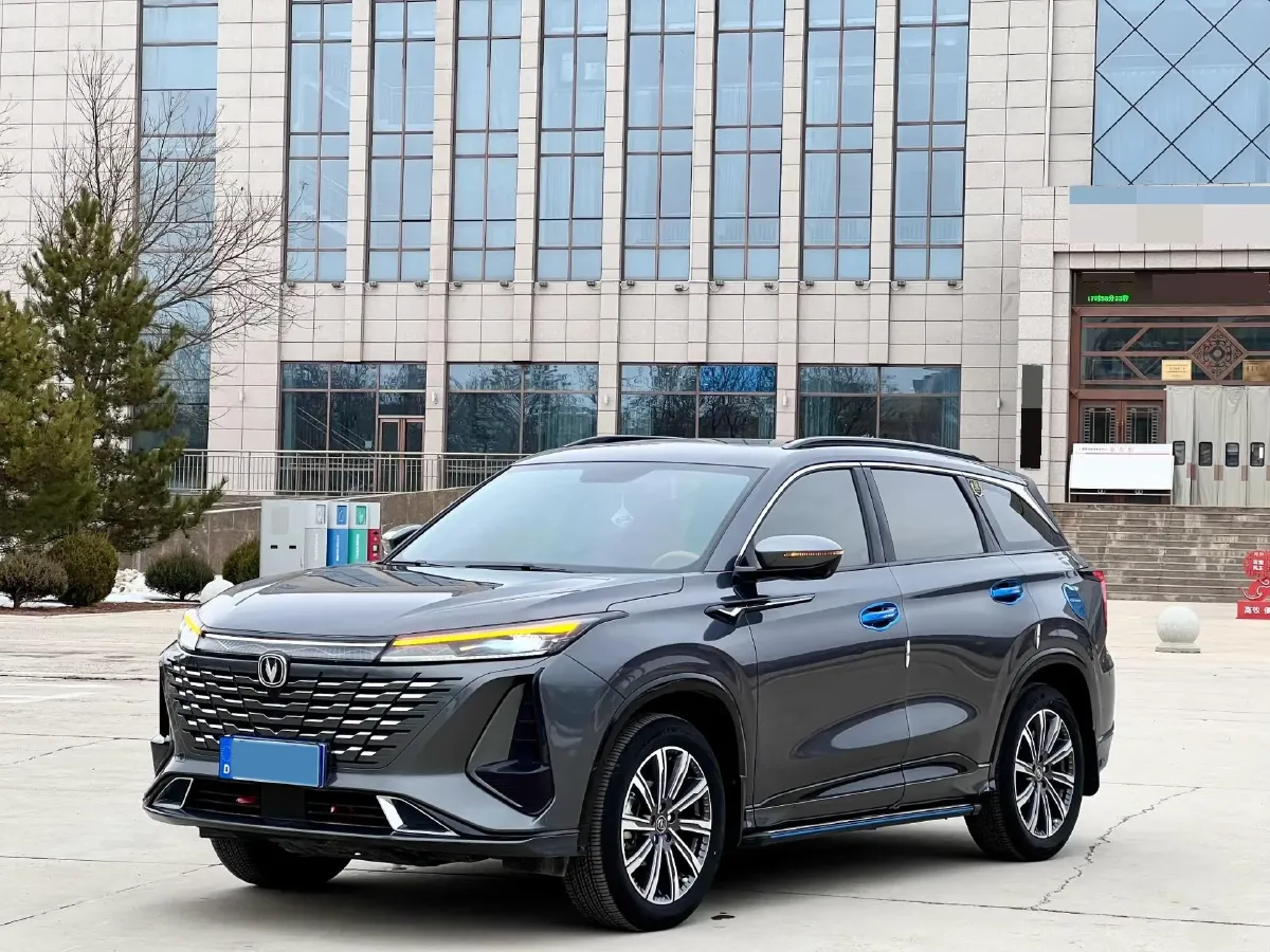 2023 ChangAn CS75 Plus 1.5T 188HP L4 8AT,autocango,china used car exporter,china ev exporter,chinese used car exporter,chinese used ev exporter