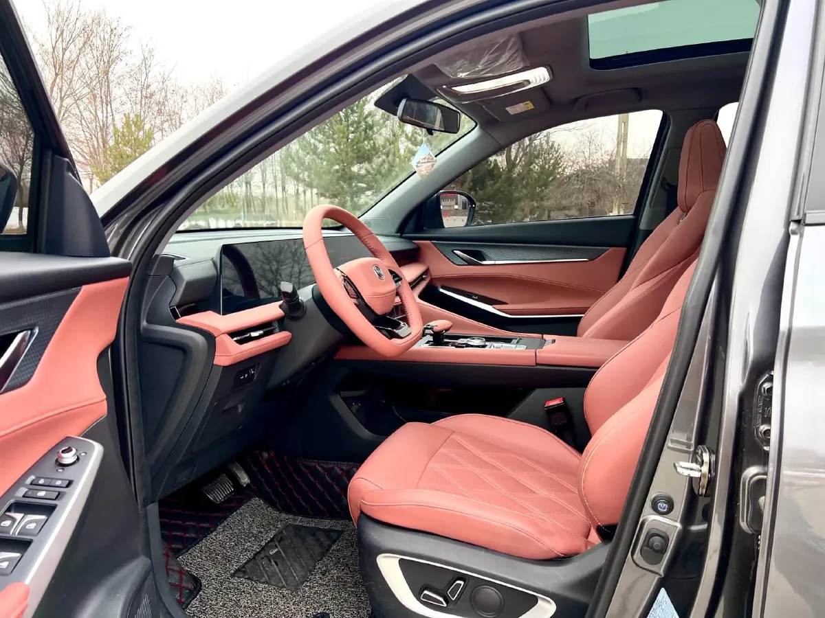 2023 ChangAn CS75 Plus 1.5T 188HP L4 8AT,autocango,china used car exporter,china ev exporter,chinese used car exporter,chinese used ev exporter