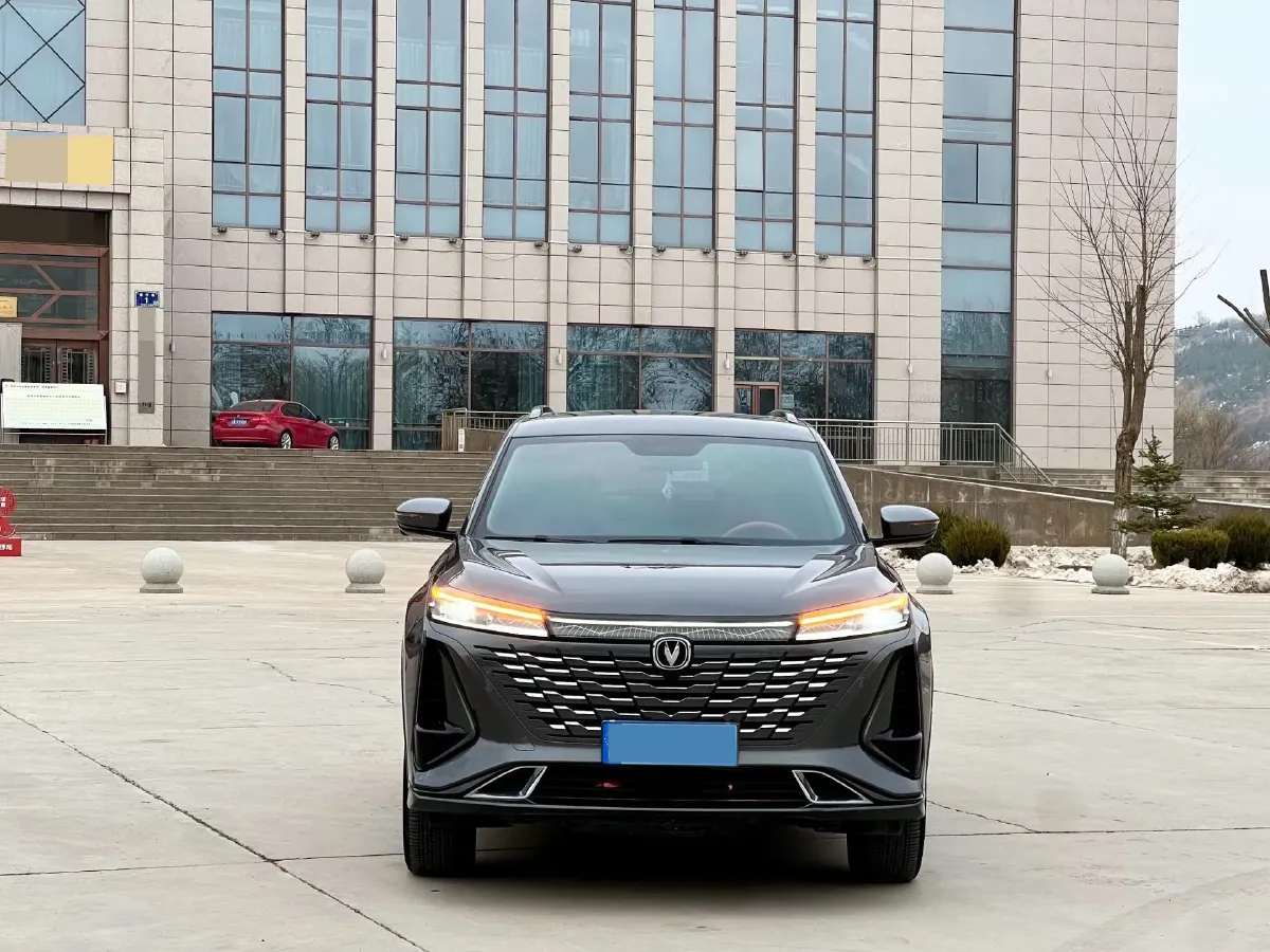 2023 ChangAn CS75 Plus 1.5T 188HP L4 8AT,autocango,china used car exporter,china ev exporter,chinese used car exporter,chinese used ev exporter