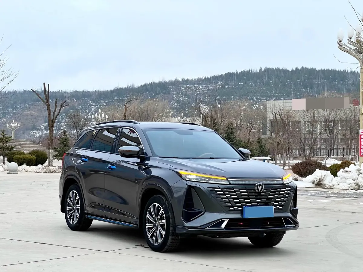 2023 ChangAn CS75 Plus 1.5T 188HP L4 8AT,autocango,china used car exporter,china ev exporter,chinese used car exporter,chinese used ev exporter