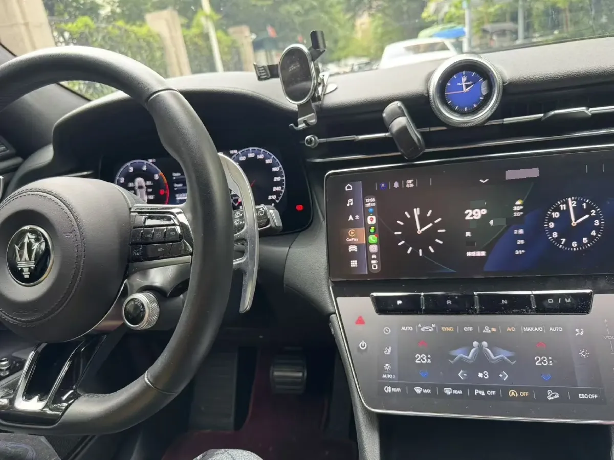 2022 Maserati Levante 2.0T 330HP L4 8AT,autocango,china used car exporter,china ev exporter,chinese used car exporter,chinese used ev exporter