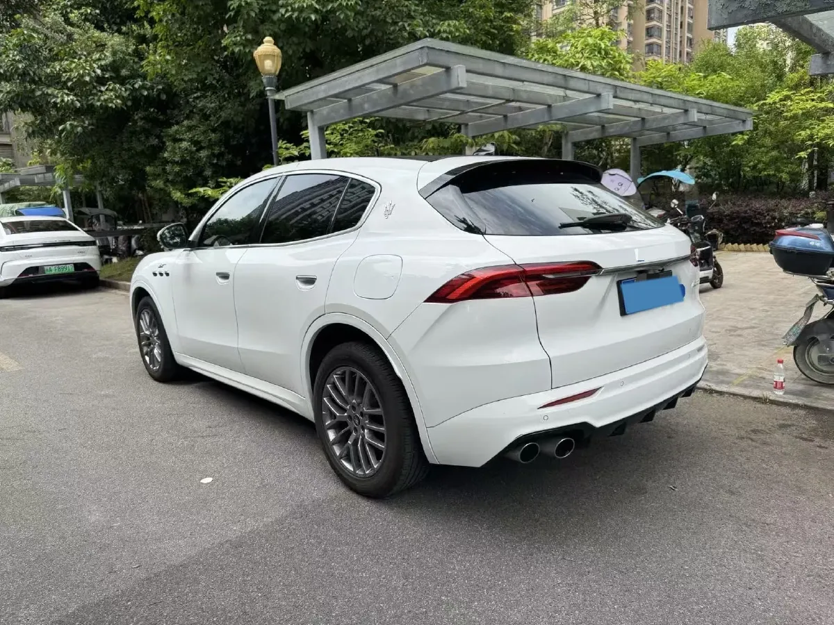 2022 Maserati Levante 2.0T 330HP L4 8AT,autocango,china used car exporter,china ev exporter,chinese used car exporter,chinese used ev exporter