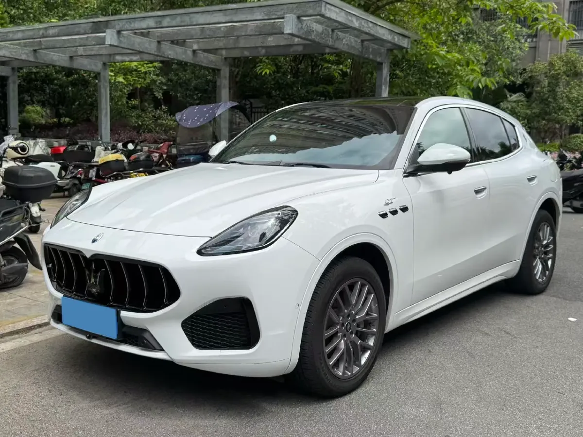 2022 Maserati Levante 2.0T 330HP L4 8AT,autocango,china used car exporter,china ev exporter,chinese used car exporter,chinese used ev exporter