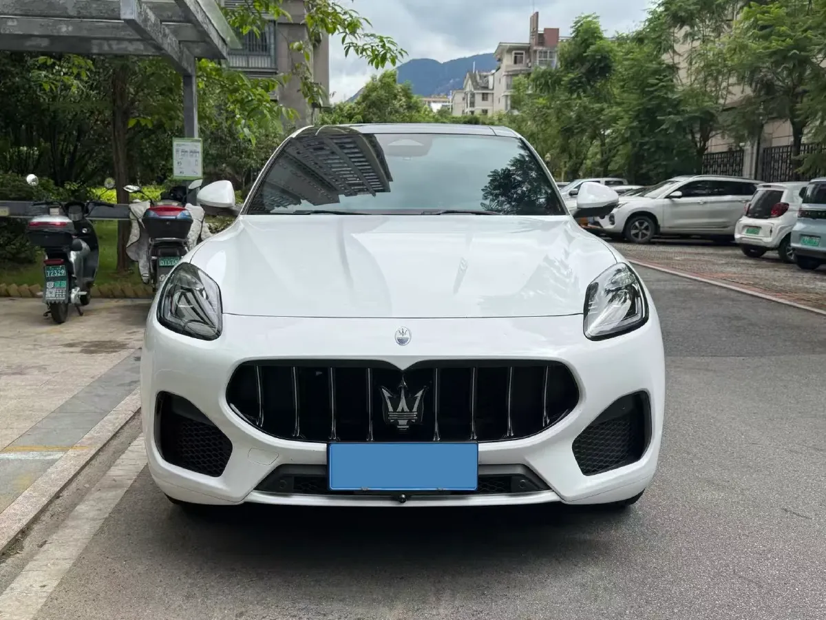 2022 Maserati Levante 2.0T 330HP L4 8AT,autocango,china used car exporter,china ev exporter,chinese used car exporter,chinese used ev exporter