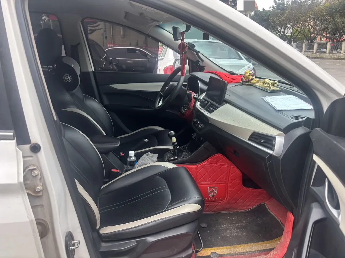 2019 BaoJun 360 1.5L 105HP L4 6MT,autocango,china used car exporter,china ev exporter,chinese used car exporter,chinese used ev exporter