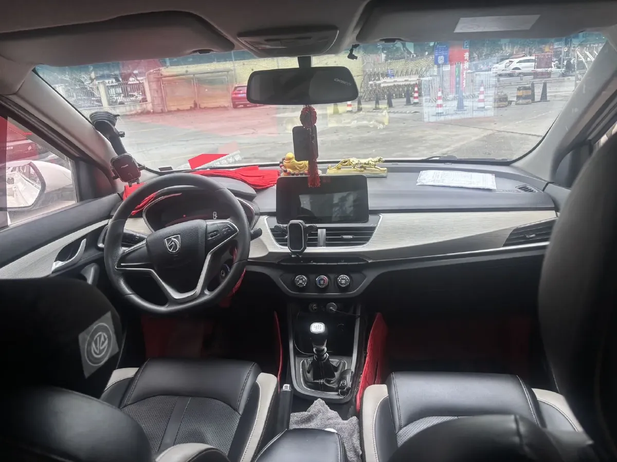 2019 BaoJun 360 1.5L 105HP L4 6MT,autocango,china used car exporter,china ev exporter,chinese used car exporter,chinese used ev exporter