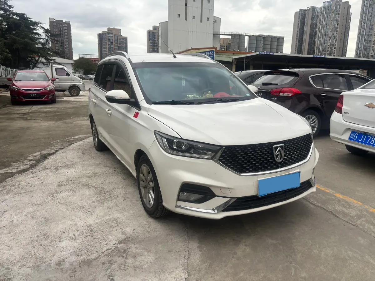 2019 BaoJun 360 1.5L 105HP L4 6MT,autocango,china used car exporter,china ev exporter,chinese used car exporter,chinese used ev exporter
