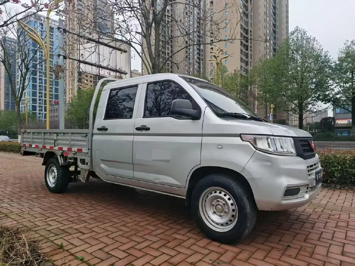 2021 WuLing RongGuang New Truck 1.8L 125HP L4 5MT,autocango,china used car exporter,china ev exporter,chinese used car exporter,chinese used ev exporter