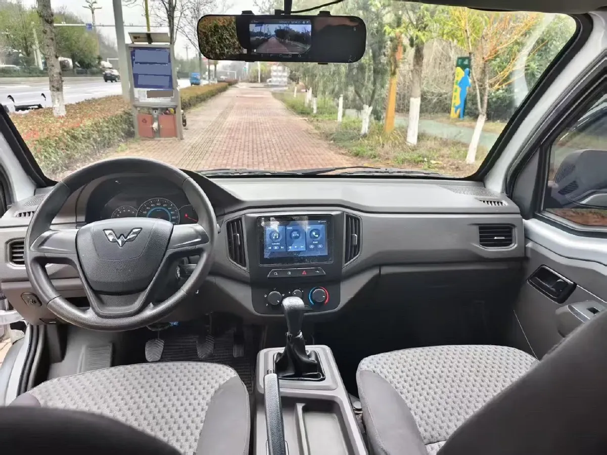 2021 WuLing RongGuang New Truck 1.8L 125HP L4 5MT,autocango,china used car exporter,china ev exporter,chinese used car exporter,chinese used ev exporter