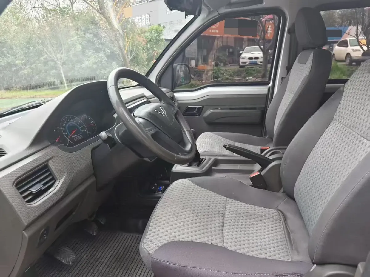 2021 WuLing RongGuang New Truck 1.8L 125HP L4 5MT,autocango,china used car exporter,china ev exporter,chinese used car exporter,chinese used ev exporter