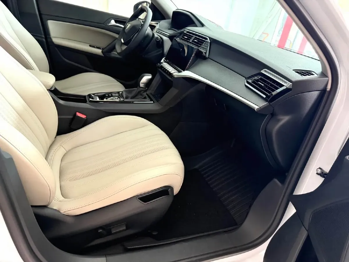 2024 Peugeot 408 1.5T 173HP L4 6AT,autocango,china used car exporter,china ev exporter,chinese used car exporter,chinese used ev exporter