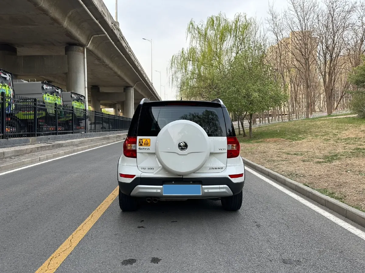 2017 Skoda Yeti 1.8T 160HP L4 6DCT,autocango,china used car exporter,china ev exporter,chinese used car exporter,chinese used ev exporter