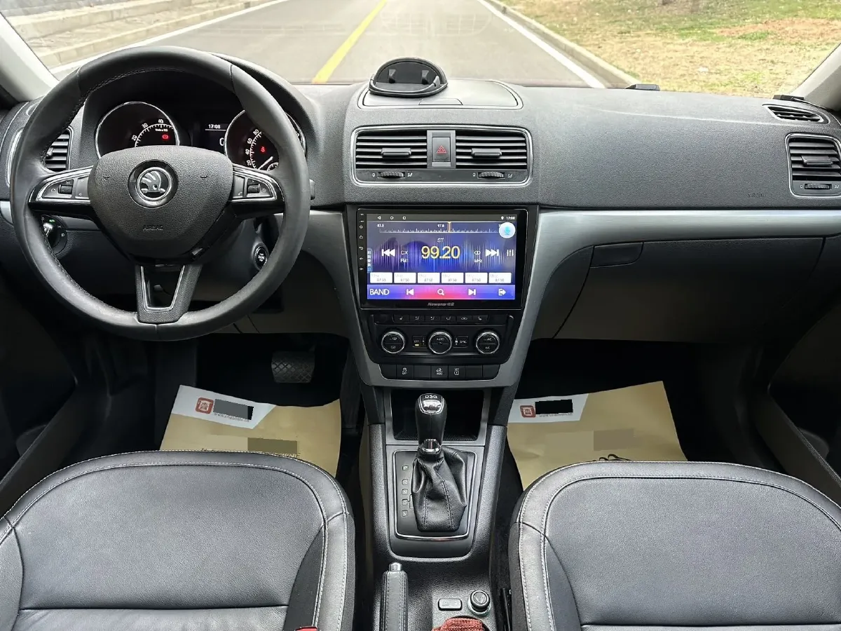 2017 Skoda Yeti 1.8T 160HP L4 6DCT,autocango,china used car exporter,china ev exporter,chinese used car exporter,chinese used ev exporter