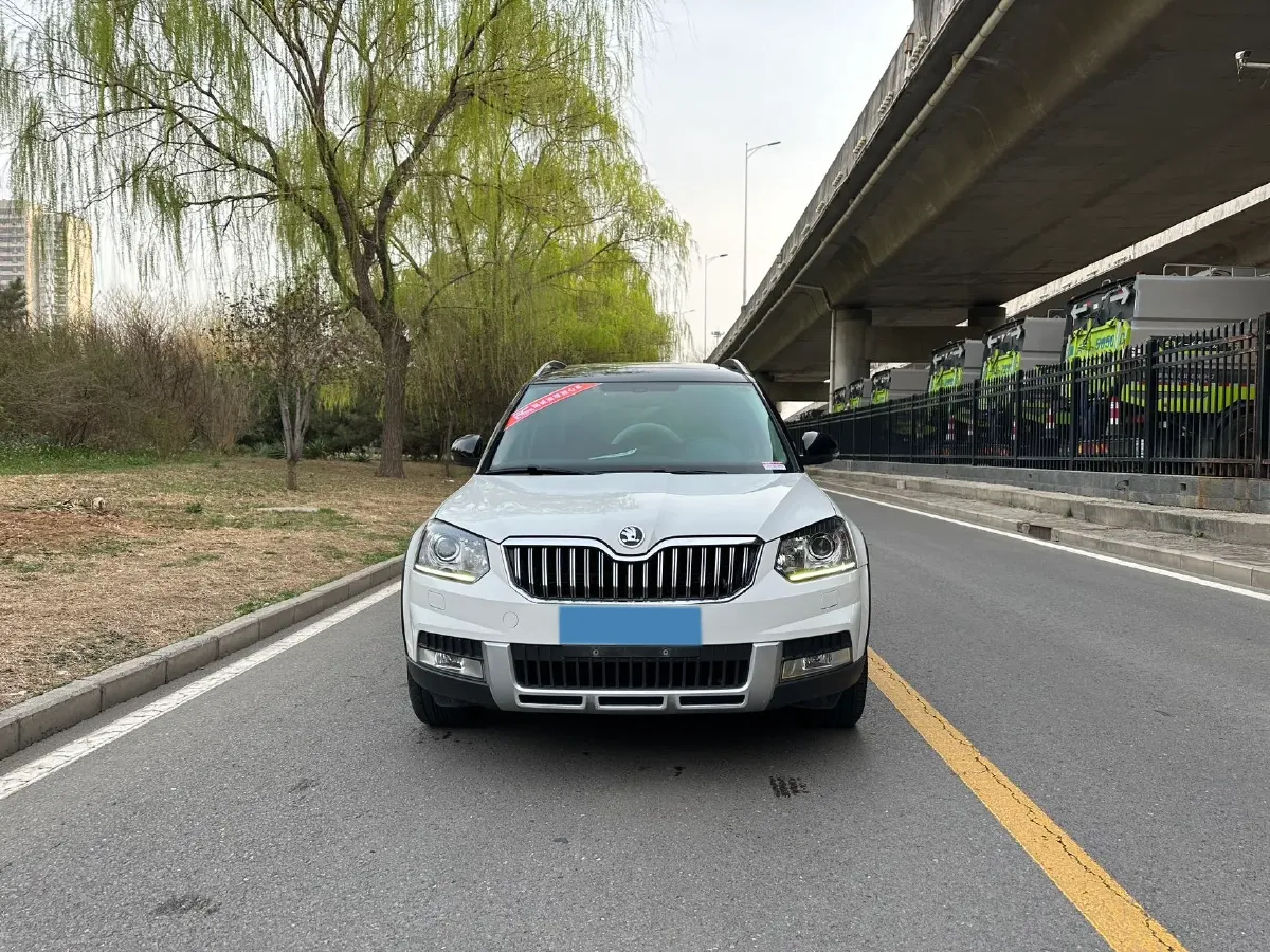 2017 Skoda Yeti 1.8T 160HP L4 6DCT,autocango,china used car exporter,china ev exporter,chinese used car exporter,chinese used ev exporter
