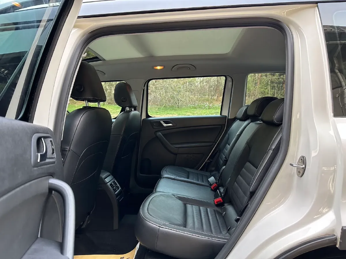 2017 Skoda Yeti 1.8T 160HP L4 6DCT,autocango,china used car exporter,china ev exporter,chinese used car exporter,chinese used ev exporter