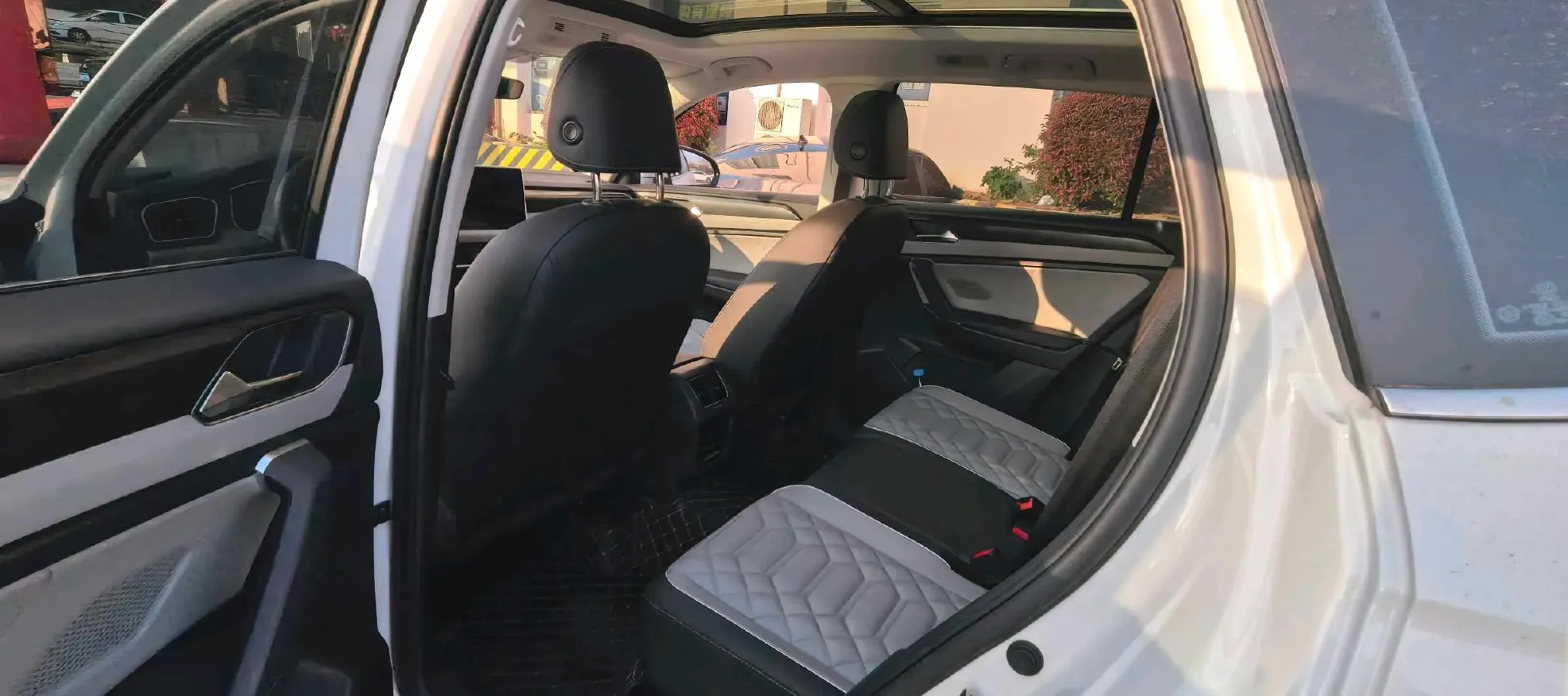 2024 Volkswagen Tayron 2.0T 186HP L4 7DCT,autocango,china used car exporter,china ev exporter,chinese used car exporter,chinese used ev exporter