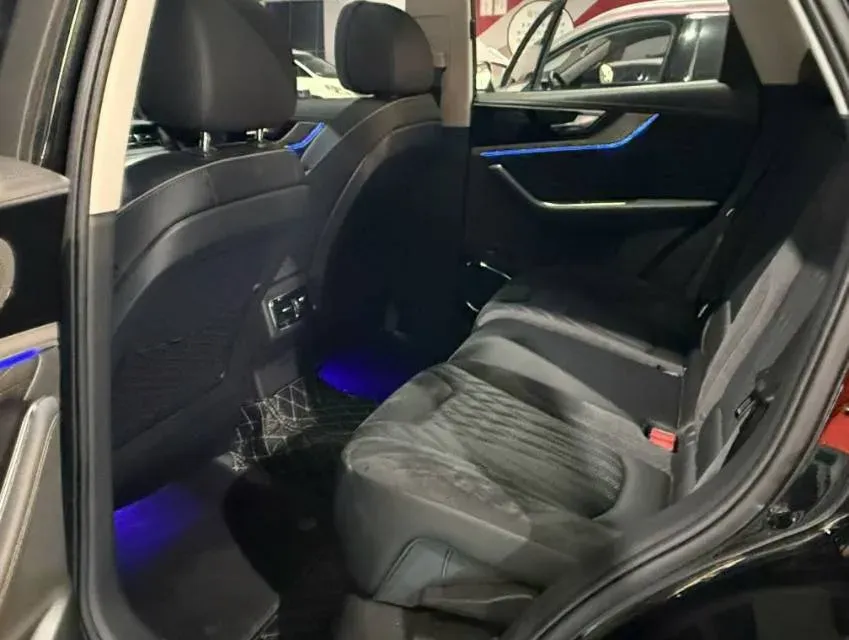 2022 HongQi HS5 2.0T 224HP L4 6AT,autocango,china used car exporter,china ev exporter,chinese used car exporter,chinese used ev exporter