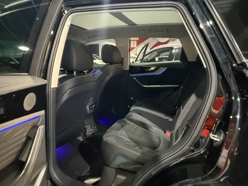 2022 HongQi HS5 2.0T 224HP L4 6AT,autocango,china used car exporter,china ev exporter,chinese used car exporter,chinese used ev exporter