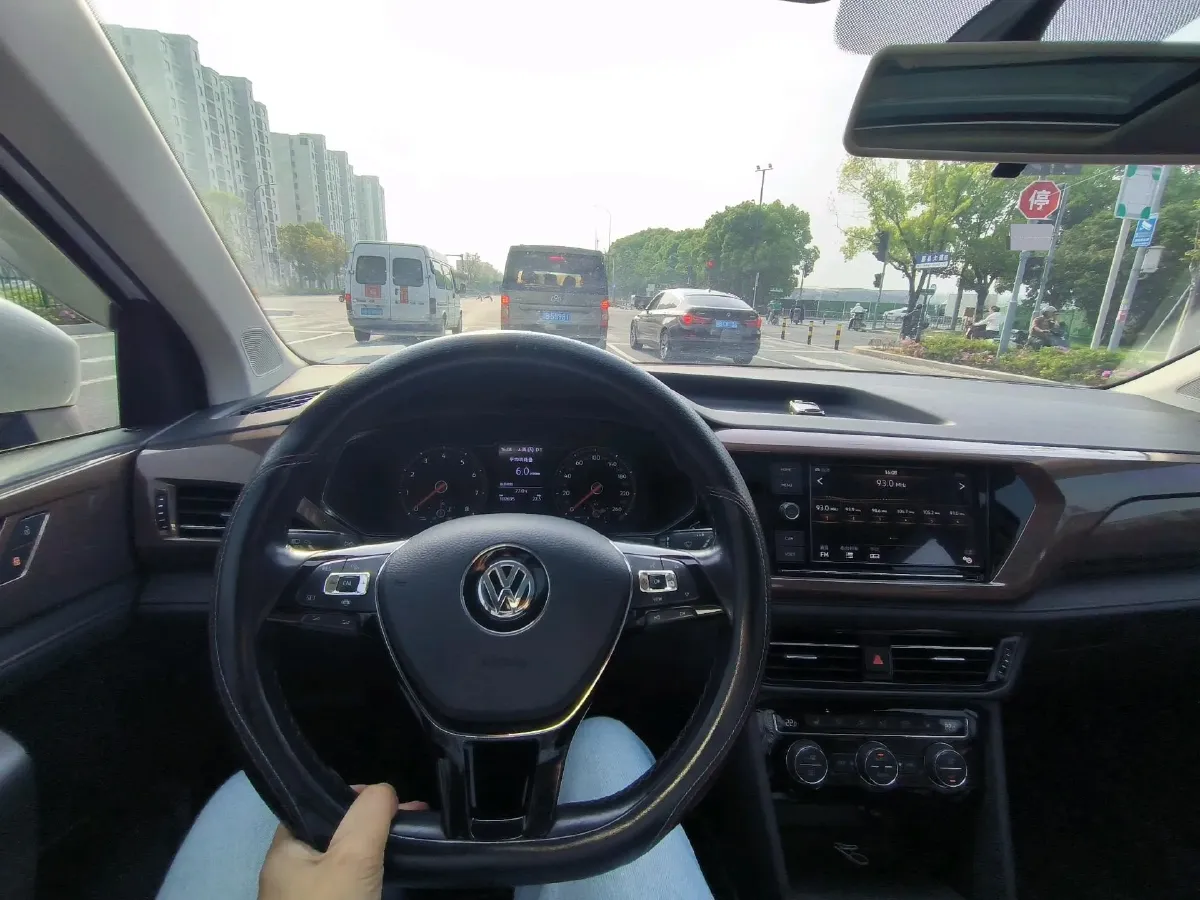 2019 MINI MINI 1.5T 102HP L3 7DCT,autocango,china used car exporter,china ev exporter,chinese used car exporter,chinese used ev exporter