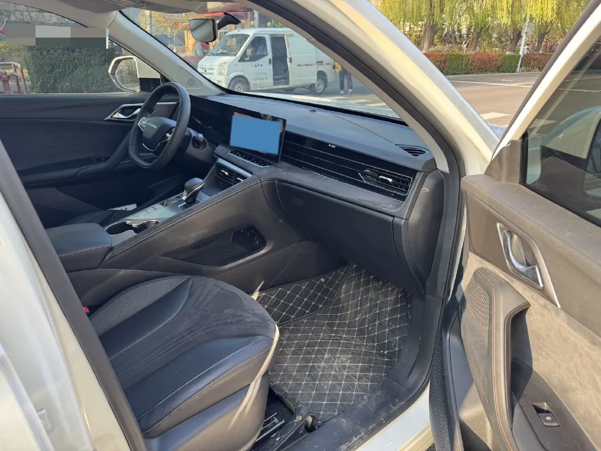 2024 Roewe D5X DMH 1.5T 150HP L4 2DHT PHEV 21.4KWH,autocango,china used car exporter,china ev exporter,chinese used car exporter,chinese used ev exporter