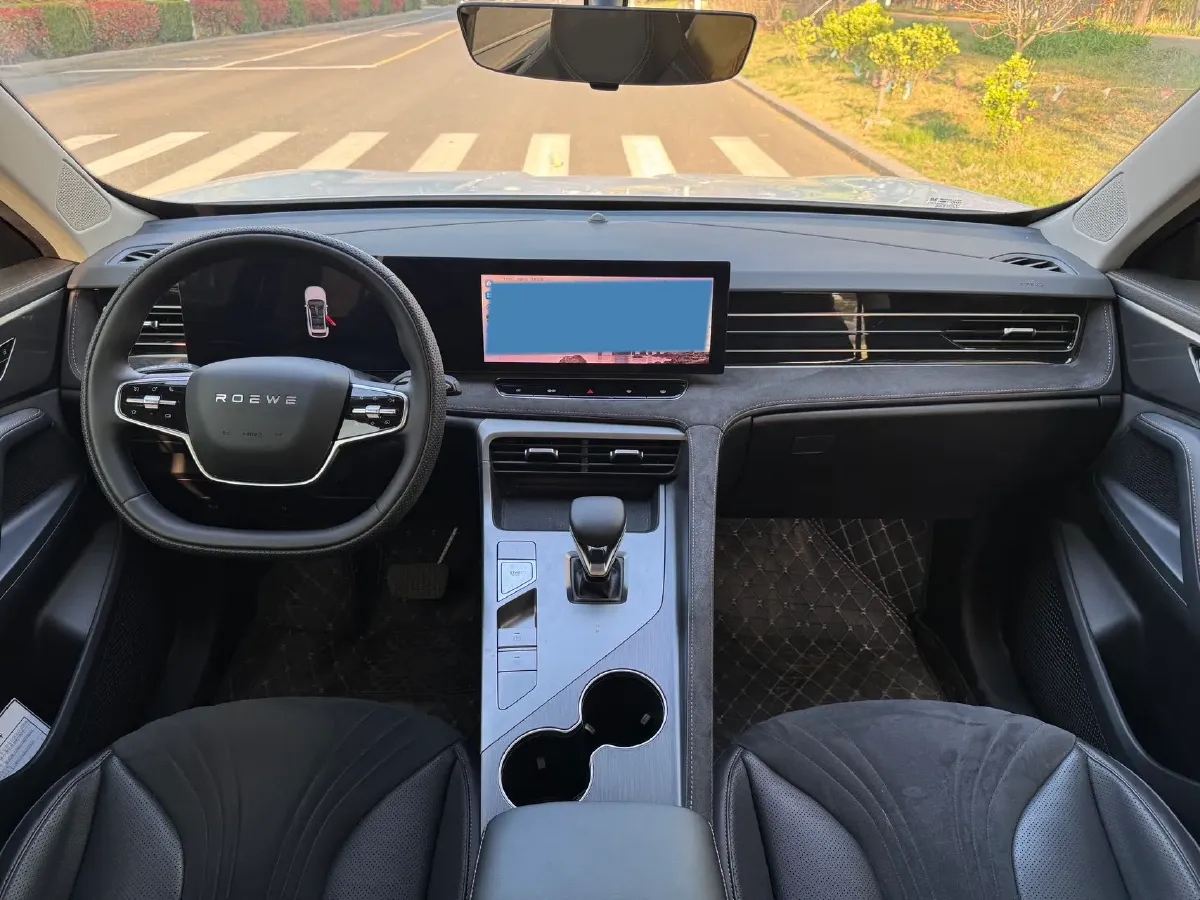 2024 Roewe D5X DMH 1.5T 150HP L4 2DHT PHEV 21.4KWH,autocango,china used car exporter,china ev exporter,chinese used car exporter,chinese used ev exporter